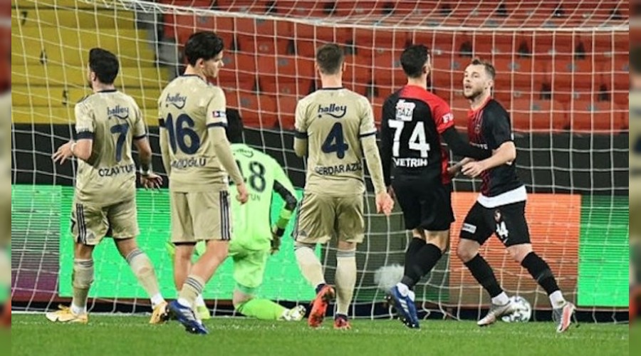 Fenerbah�e Gaziantep'te tepetaklak 
