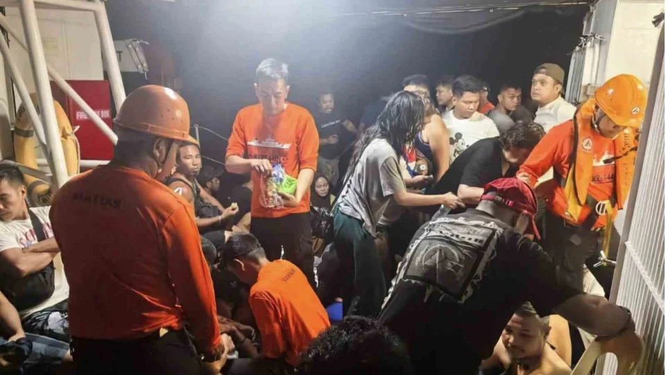 Filipinler'de feribot faciası: 15 ölü, 43 kayıp