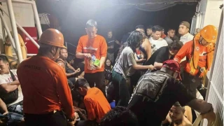 Filipinler'de feribot facias�: 15 �l�, 43 kay�p