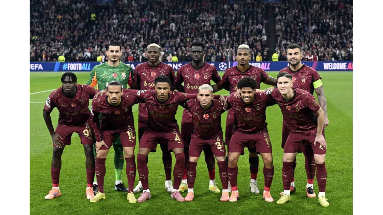 Galatasaray, Ajax deplasmanında: İlk yarı 0-0 bitti