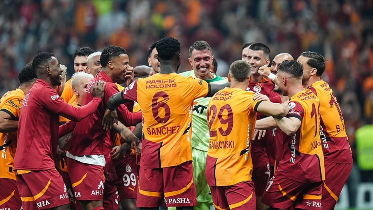 Galatasaray beşinci yıldızı takan ilk takım oldu
