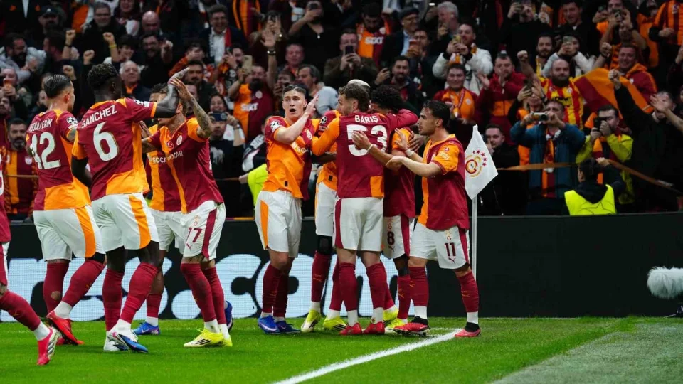 Galatasaray, Juventus'a kar�� 3. galibiyetini elde etti