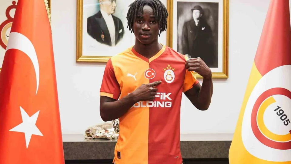 Galatasaray, Renato Nhaga ile 375.000 Euro'ya s�zle�me imzalad�