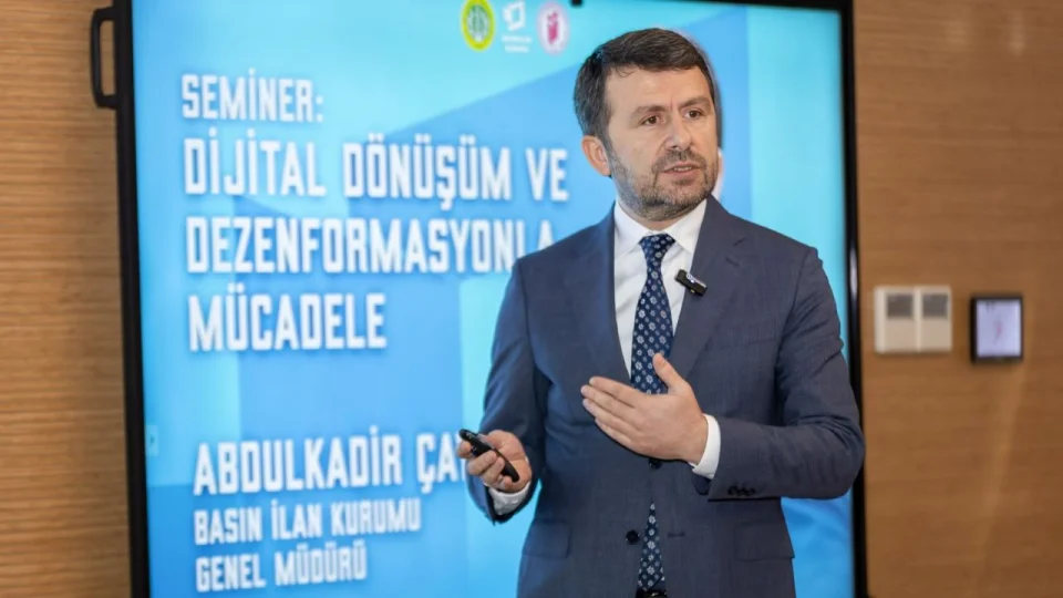 Genel M�d�r Abdulkadir �ay, �stanbul �niversitesi ��rencileriyle bulu�tu