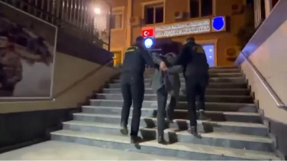 Hakk�nda 107 y�l hapis cezas� bulunan firari Ey�psultan'da yakaland�