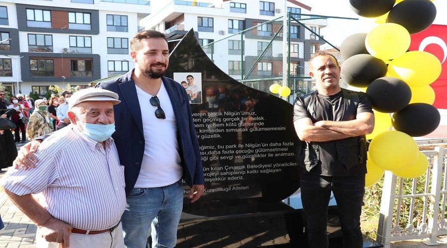 Haluk Levent, Çınarcık'ta çocuk parkı açılışına katıldı
