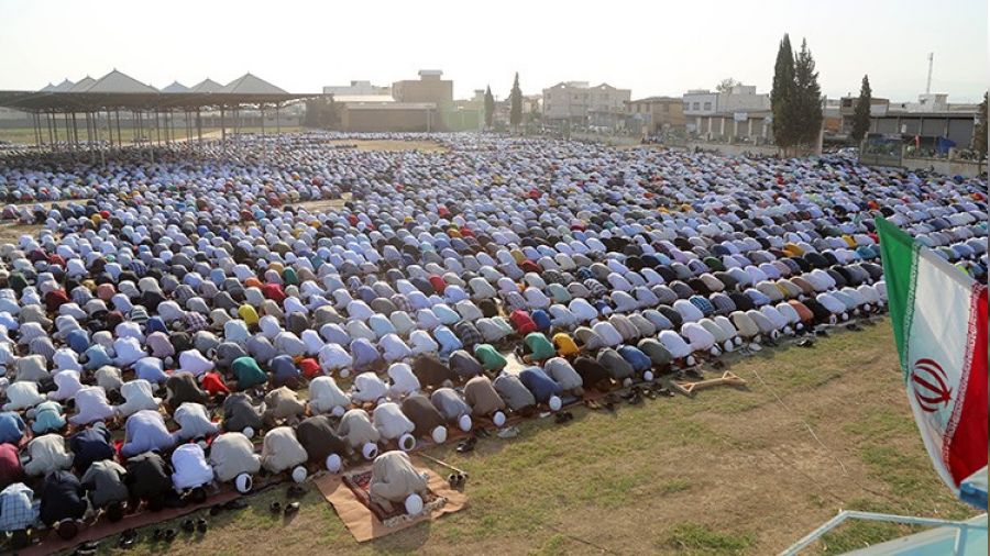İranlılar bayram namazına akın etti