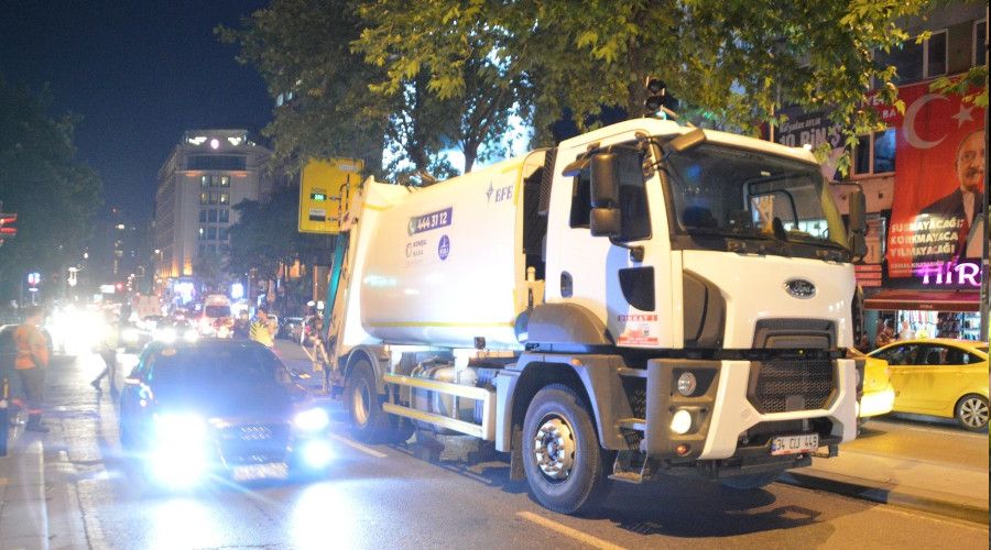 ��itme engelli scooter s�r�c�s� ��p kamyonu alt�nda kalarak hayat�n� kaybetti