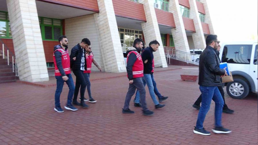 Isparta'da cinayet şüphelileri adliyeye sevk edildi