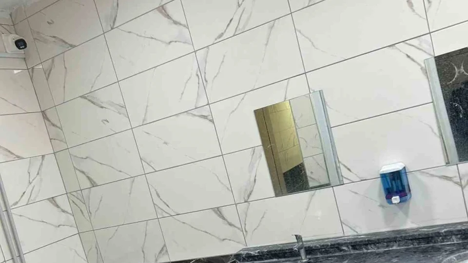 Isparta'da okul tuvaletindeki kameralar i�in soru�turma ba�lat�ld�