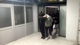 �zmir'de 15 milyonluk 'sahte uzla�t�rmac�' vurgunu: 15 tutuklama