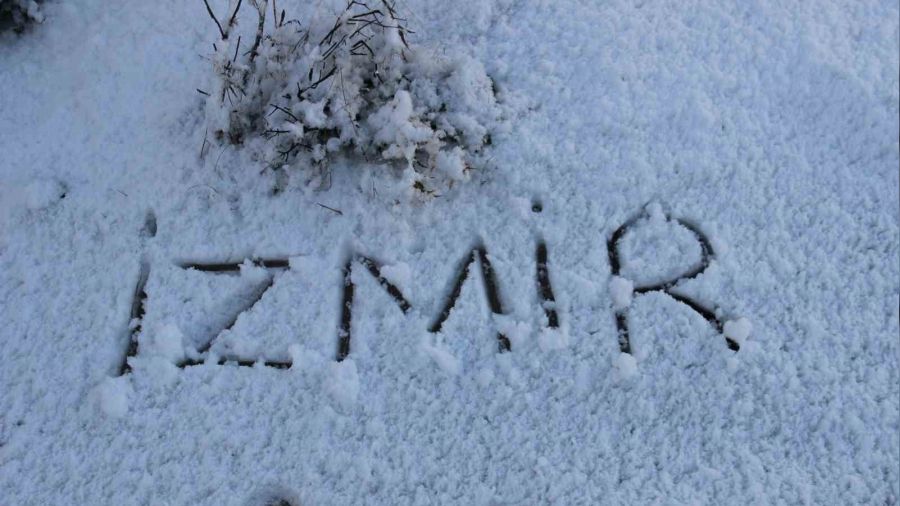 �zmir'e kar s�rprizi
