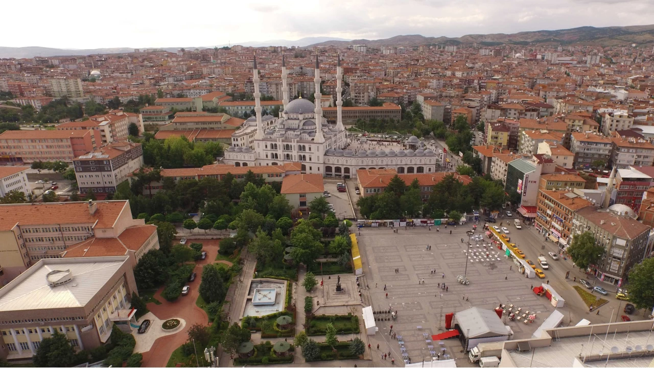 Kırıkkale Cumhuriyet Meydanı: Bir şehrin toplumsal belleği