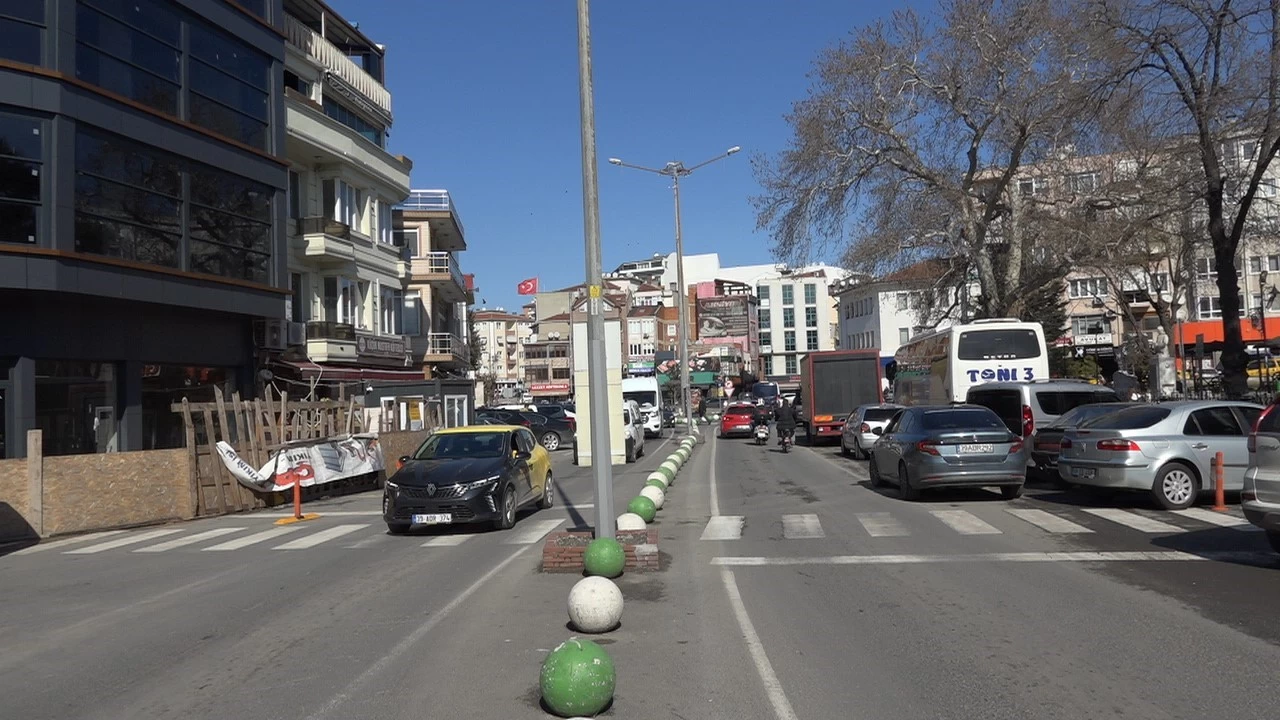 Kırklareli sokaklarında Edip Akbayram şarkıları yankılandı