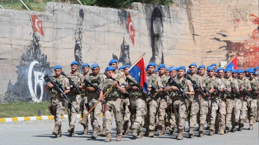 Komandolar Suriye'ye uurland
