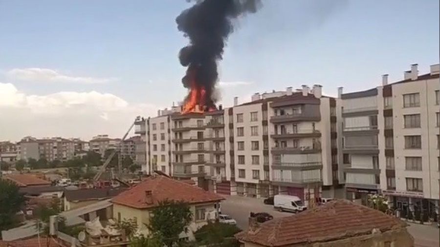 Konya'da çatı yangını korkuttu