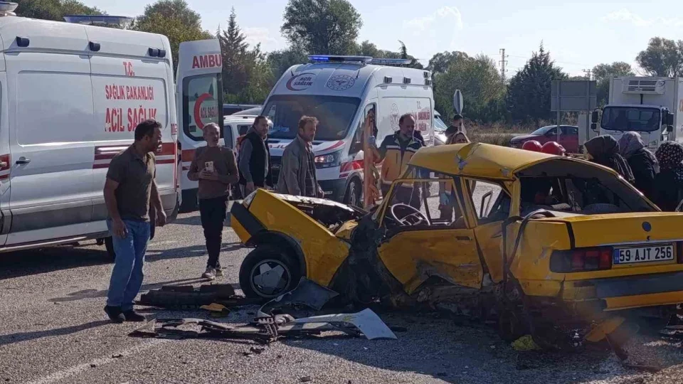 Konya'da feci kaza: 3 �l�, 1 yaral�