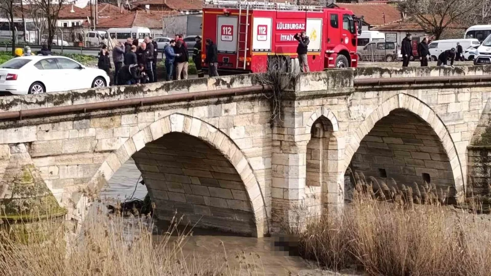 L�leburgaz'da dere yata��nda ceset bulundu