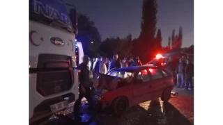 Malatya hafriyat kamyonu ile otomobil arpt: 1 l 1 yaral