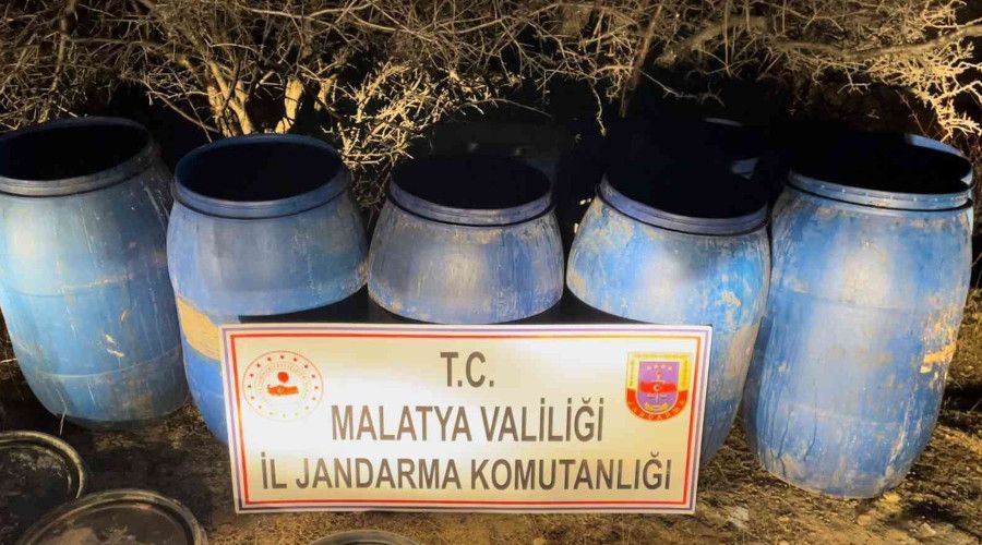 Malatya'da 2 bin litre sahte alkol ele ge�irildi
