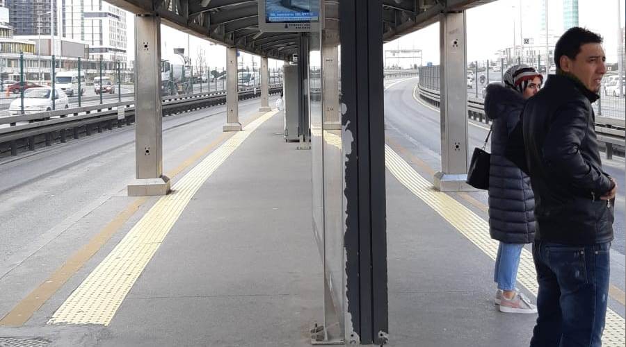 Metrob�sleri hi� b�yle g�rmemi�tik