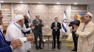 Msr Ba Mfts: Avrupal imamlarn srail ziyareti, kanl rejimin imajn parlatma abasdr