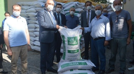 Niksar'da 350 çiftçiye sertifikalı tohum dağıtıldı