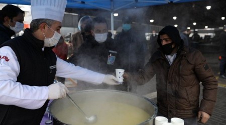 Pazar esnafına sıcak çorba ikramı