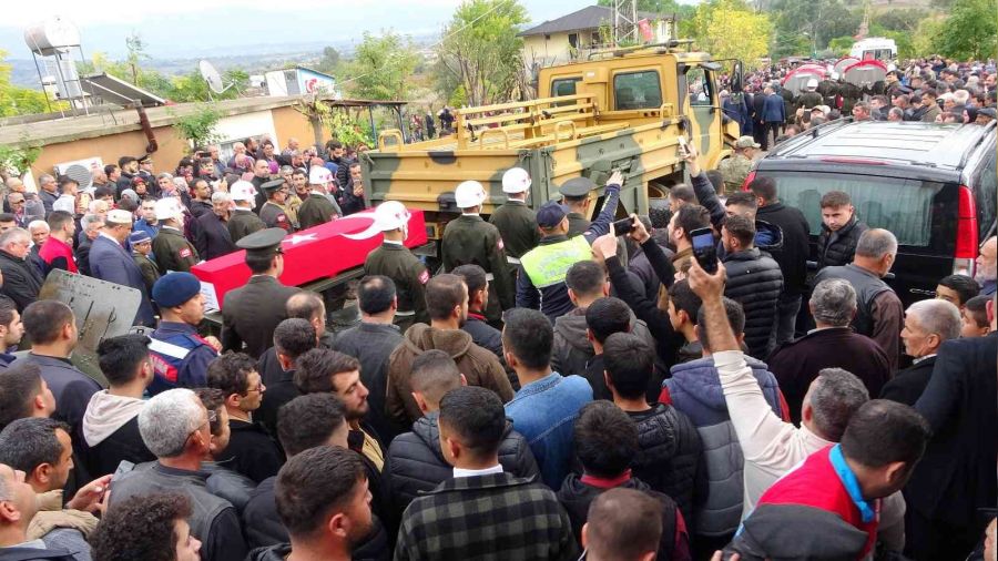 Pen�e-Y�ld�r�m �ehidi, son yolculu�una u�urland�