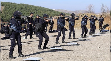 Polis adaylarna zorlu eitim