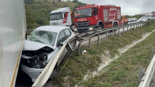 Samsun'da otomobil t�rla �arp��t�: 2 yaral�