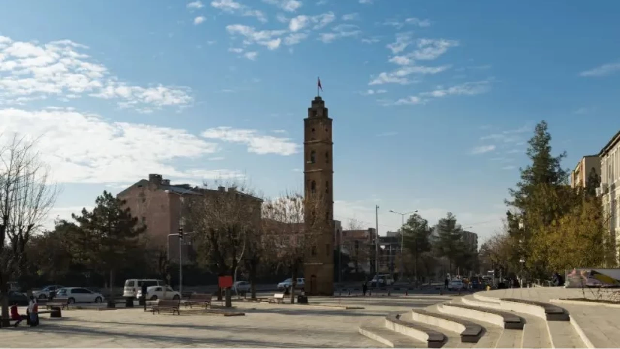 Siirt Saat Kulesi: Tarihin ve zaman�n sembol�