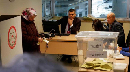 Sınır kapılarında oy verme işlemi başladı