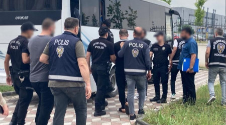 Sopayla saldırıp gasp ettiler