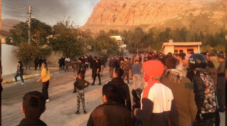 Süleymaniye'de Barzani yönetimine protesto