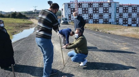 "Tapulu arazimiz" deyip yolu kapattılar