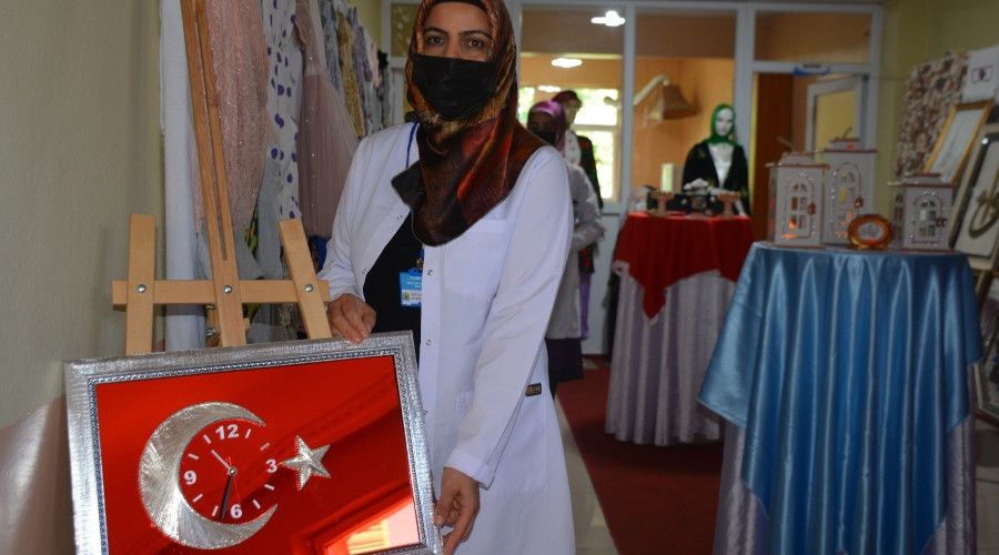 Tatvan'da 'El Sanatlar� Sergisi' a��ld�