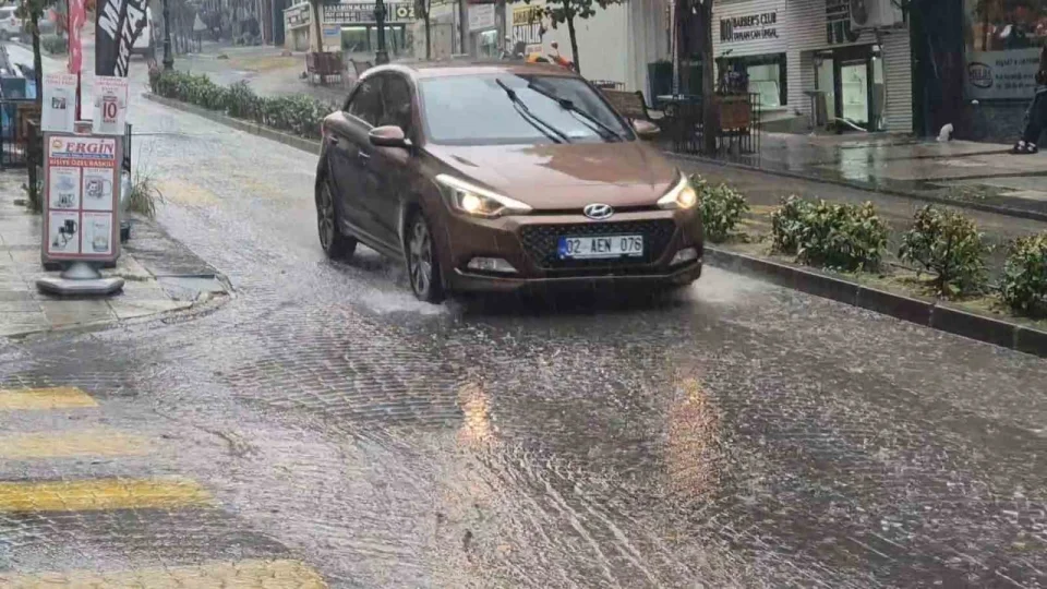 Tekirdağ'da beklenen yağış etkisini gösterdi