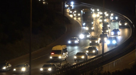 TEM Otoyolu İstanbul yönünde bayram trafiği yoğunluğu