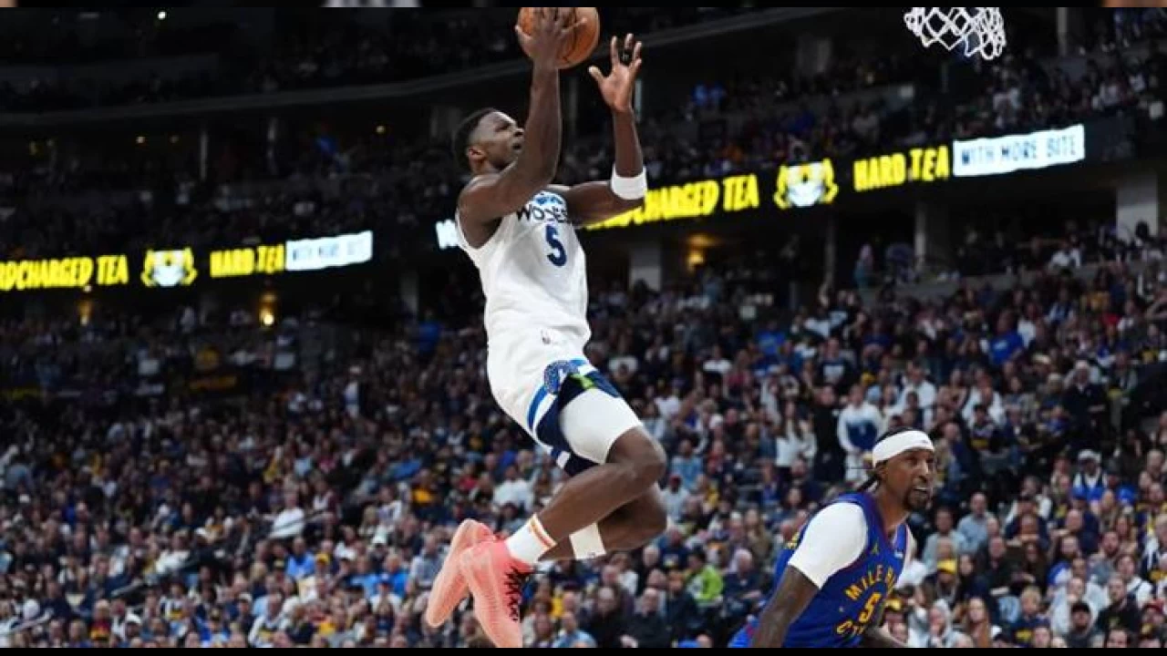 Timberwolves, yar� finalde 1-0 �ne ge�ti