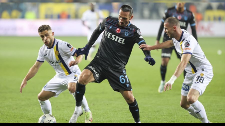 Trabzonspor araya moralsiz girdi