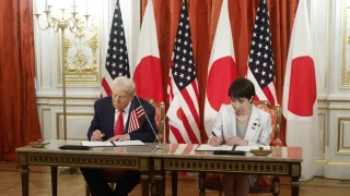 Trump her gittiği yerde nadir toprak elementleri anlaşması yapıyor