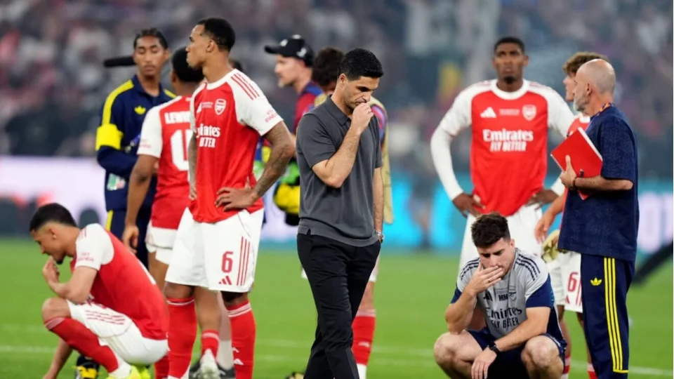 UEFA finallerinin kaybedeni Arsenal