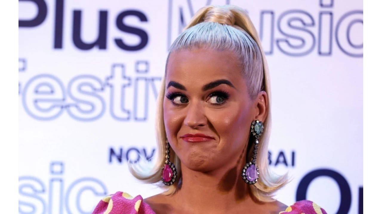 Ünlü şarkıcı Katy Perry, Blue Origin ile uzaya gidiyor