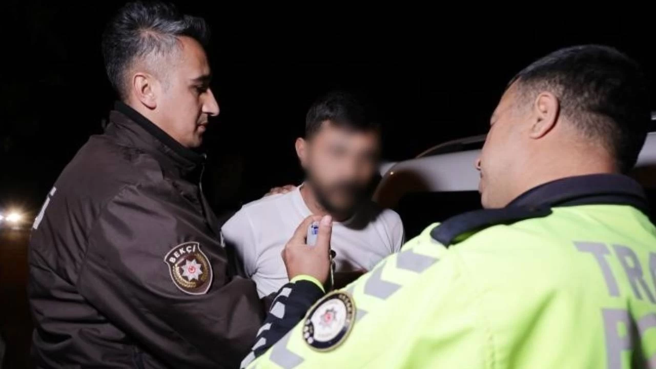 Uyu�turucuyla yakalanan alkoll� s�r�c� polise direndi