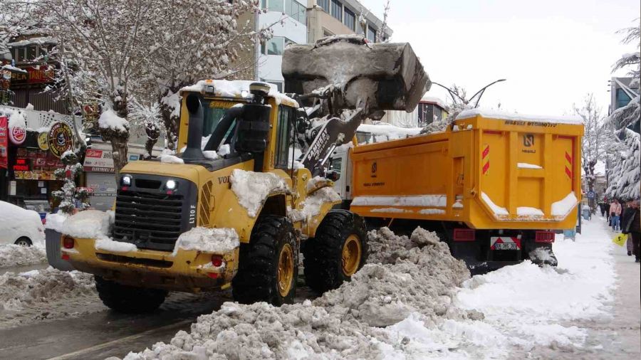 Van'da 83 yerleim yerinin yolu kapand