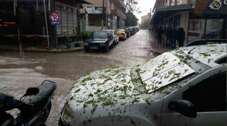 Yenice'de sağanak ve dolu yağışı etkili oldu