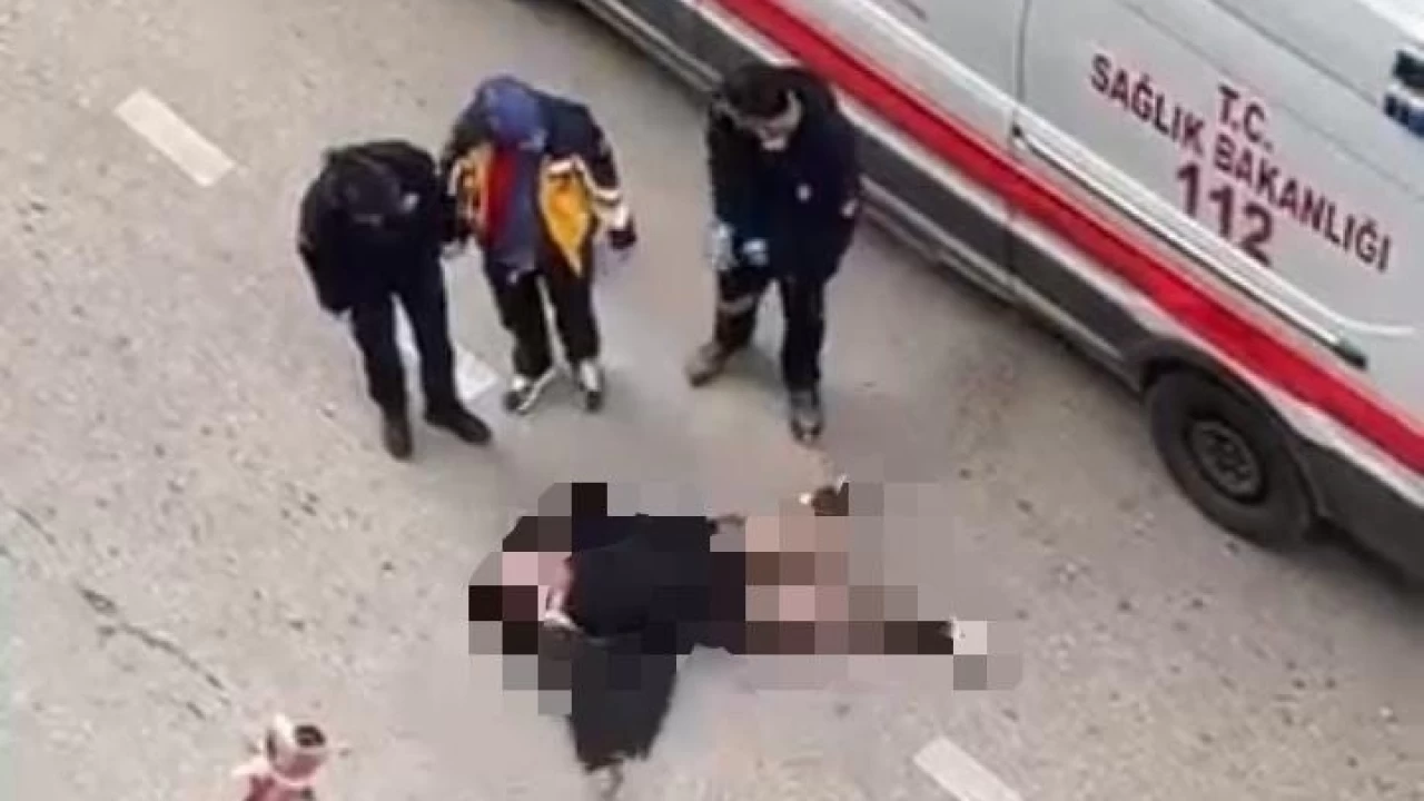 Yolun ortasnda yatan kadn, sinir krizi geirdi