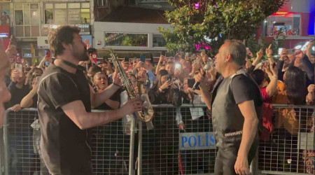 Zonguldak'ta yağmur altında Haluk Levent coşkusu