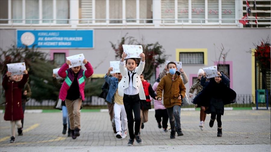 19 milyon öğrenci yarıyıl tatiline girdi